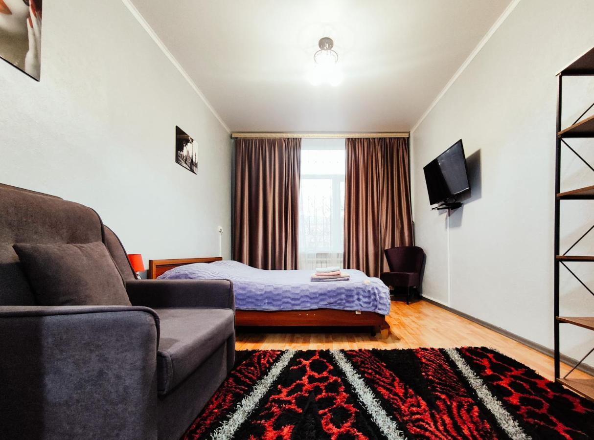 Nadezhda Apartments On Abylay Khan Ave 121 Αλμάτι Εξωτερικό φωτογραφία